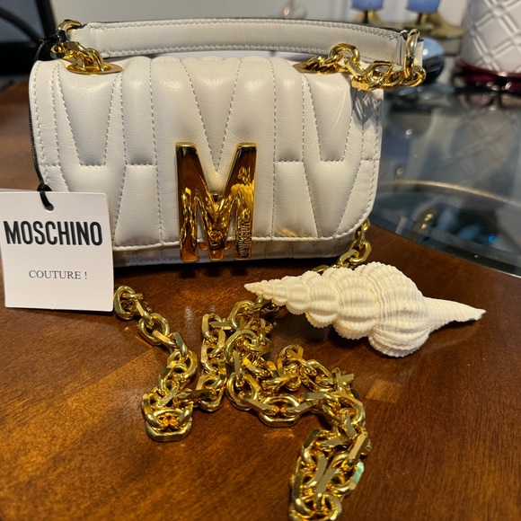 White  Moschino calfskin mini bag finished with refined matelasse quilting NWT - Picture 3 of 9
